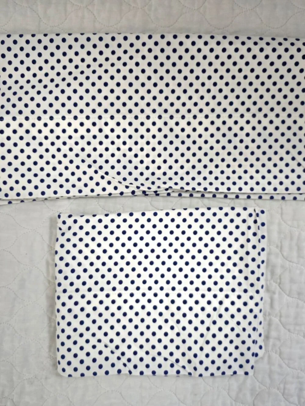 Set Of 2 Lauren Ralph Lauren White Royal Blue Polka Dots Standard Pillowcases.